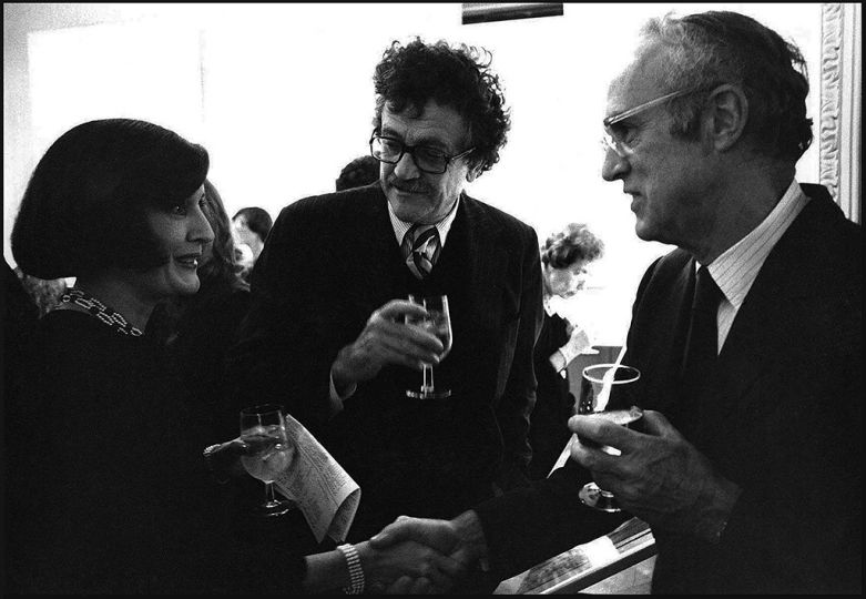 At the opening Kurt Vonnegut, Jr. (center), an American author © Orin Langelle