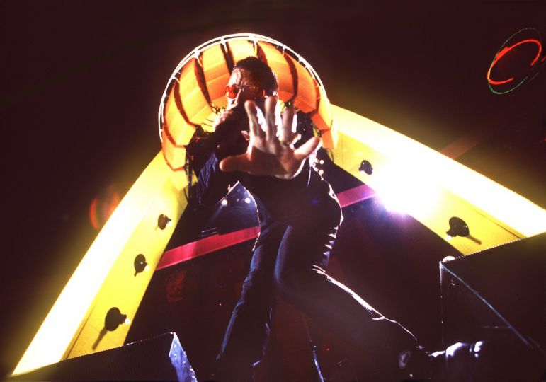 Bono on Stage © Douglas Kirkland