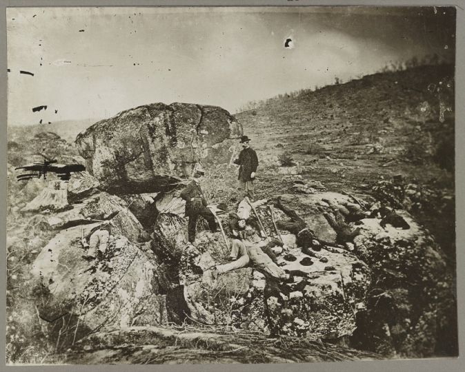 Devil's Den, Gettysburg, 1861-1865 / Mathew Brady © Library of Congress