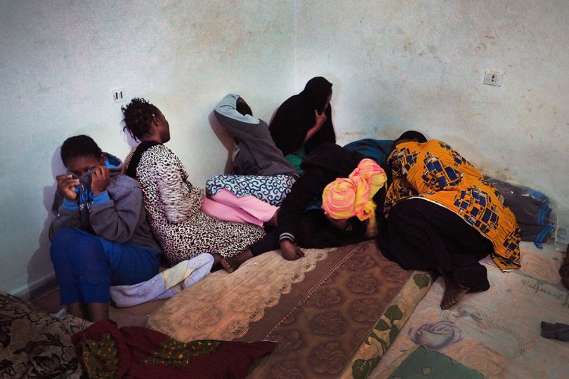 Tripoli. Perquisition de la police anti-immigration illégale, 2016 © Samuel Gratacap