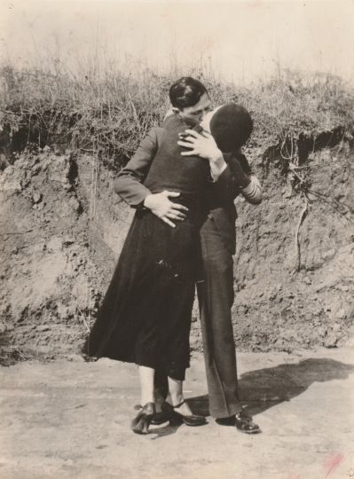 Anonymous, Bonnie & Clyde, Kissing & Embracing, 1934, Courtesy PDNB Gallery, Dallas, TX