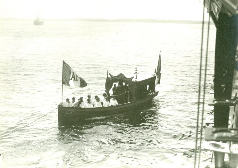 The boat of the president of France Fallieres mooring to the board of the yacht Standart. Revel, 1908 Russian State Archive of the Navy