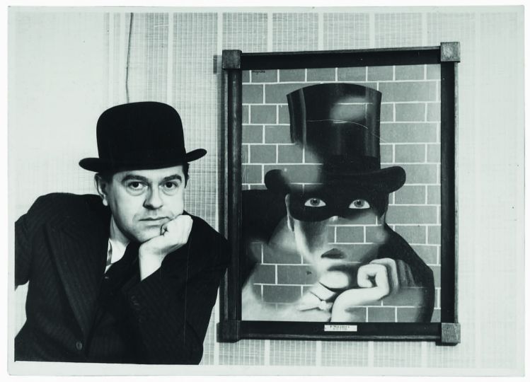 René Magritte and The Barbarian (Le Barbare), London Gallery,
London, 1938 © René Magritte
