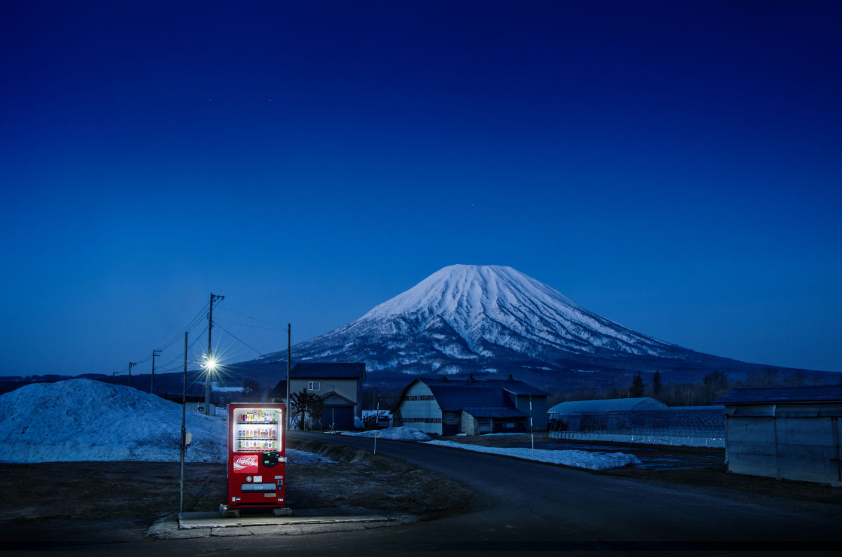 Eiji Ohashi’s Roadside Lights - The Eye Of Photography Magazine