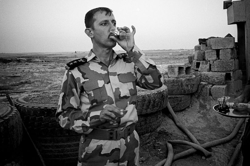 Le commandant d'une des bases militaires kurdes entourant Hawija, dernier bastion djihadiste en Irak, province de Kirkouk, septembre 2017 © Matthieu Chazal
