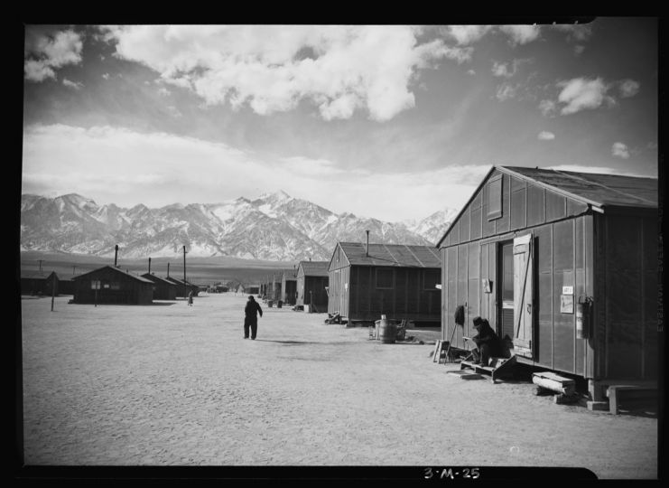 Images of the internment of Japanese Americans during the Second World ...