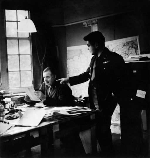 Hemingway 1945 © Art Shay