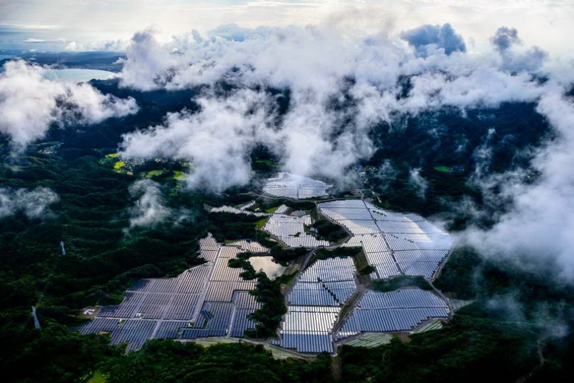 Changing Perspectives - Renewable Energy and the Shifting Human Landscape © Jamey Stillings