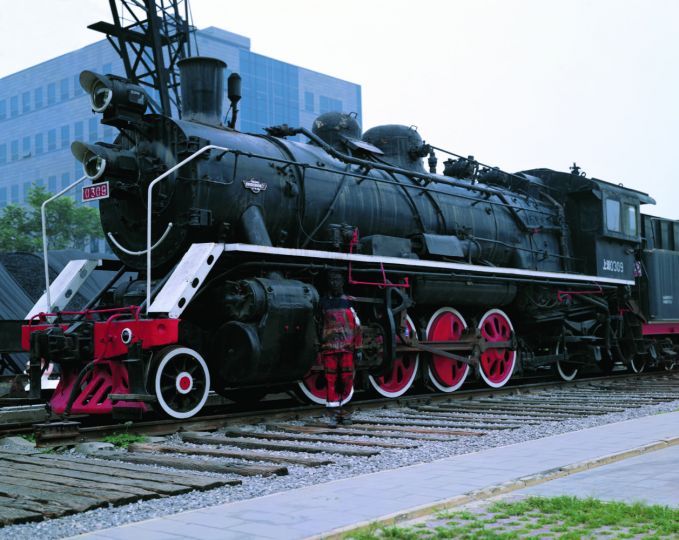 Hiding in the City No.73 Decorated with Locomotive (2008) © Liu Bolin, Bel-Air Fine Art London (Beijing)