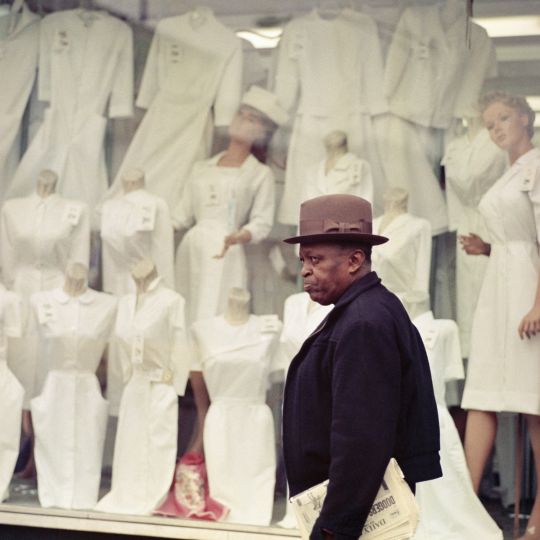 ‘Window Nurses, New York, 1966’ © Mario Carnicelli
