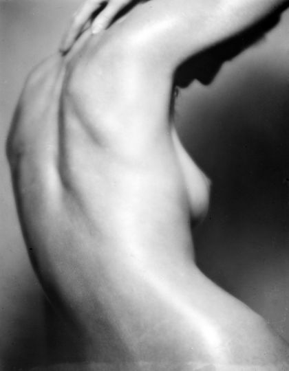 Etude de nu. Paris, vers 1930. © Laure Albin Guillot/Roger-Viollet