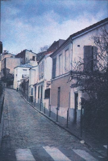 Rue Laurence Savart, Paris 20e, 2015. © Bernard Plossu