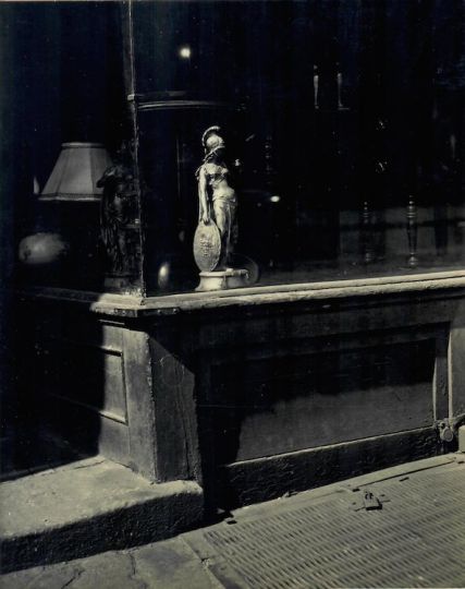 Storefront © Luke Swank - Courtesy L. Parker Stephenson Photographs