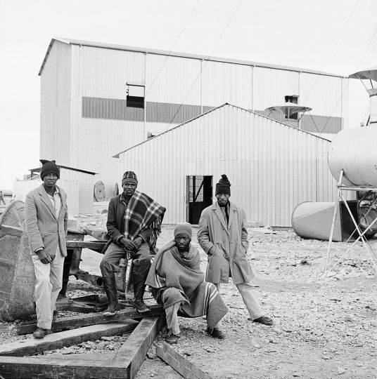David Goldblatt, Basuto shaftsinkers seeking work, President Steyn No. 4, Welkom, 1969
