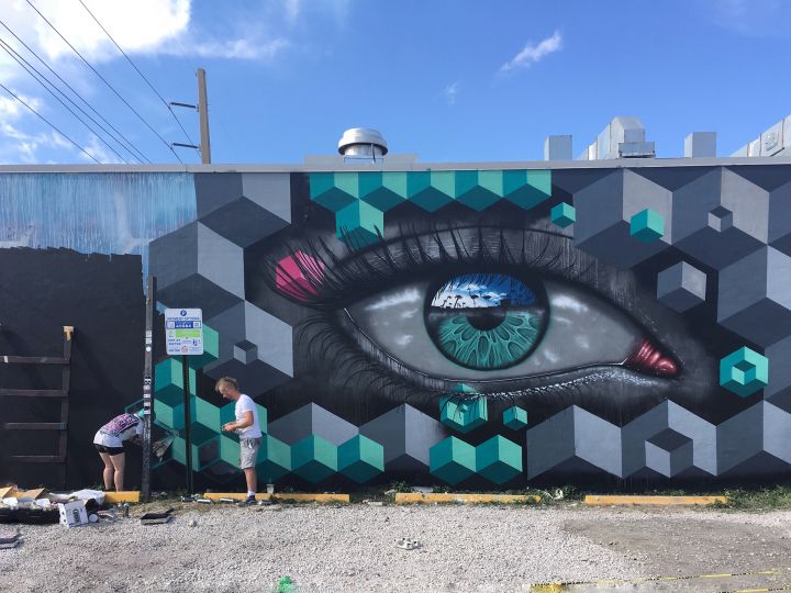 32. Snub 23 and My Dog Sighs making painting their mural ©CYJO