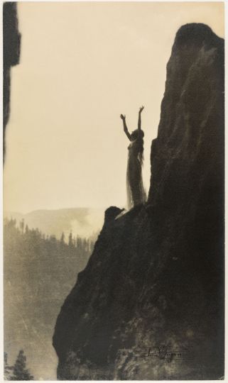 Incantation, 1905, gelatin silver print, 11 1/8 x 6 ½ inches. The Michael G. and C. Jane Wilson 2007 Trust