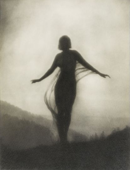 The Breeze, 1909/printed 1915, gelatin silver print, 9 5/8 x 7 3/8 inches. Wilson Centre for Photography