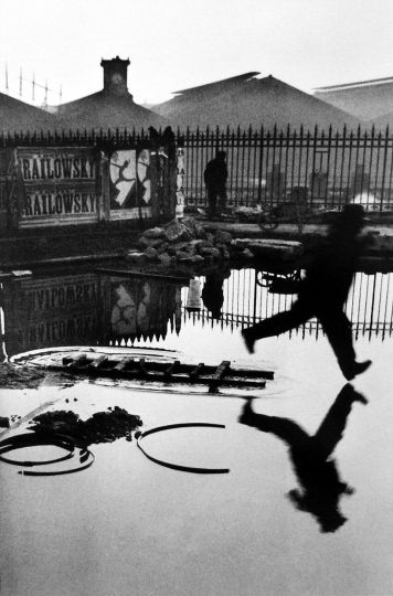 © Henri Cartier-Bresson – Courtesy Peter Fetterman Gallery and Leica Gallery Los Angeles