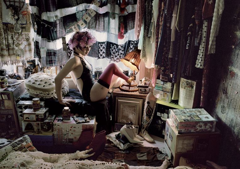 I’m wearing little high heel, 2011 © Mari Katayama / SAGE Paris