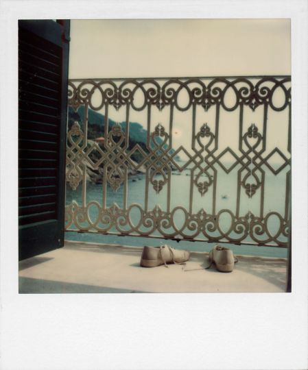 Hotel Miramare, Sestri Di Levante, 2 June 1977 SX-70 © Robby Müller Estate Courtesy Robby Müller Estate