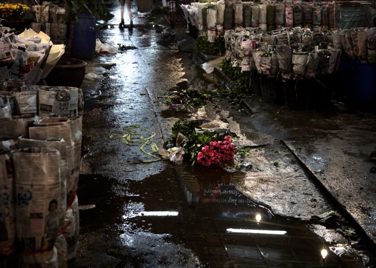 David Drebin Never Look Back, 2012 C-Print, mounted on aluminum © David Drebin courtesy HIGH10 Collection