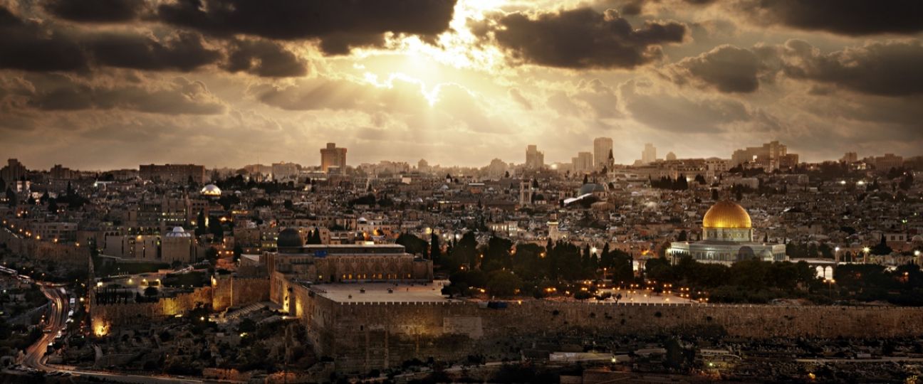 David Drebin Jerusalem, 2011 C-Print, mounted on aluminum © David Drebin courtesy HIGH10 Collection