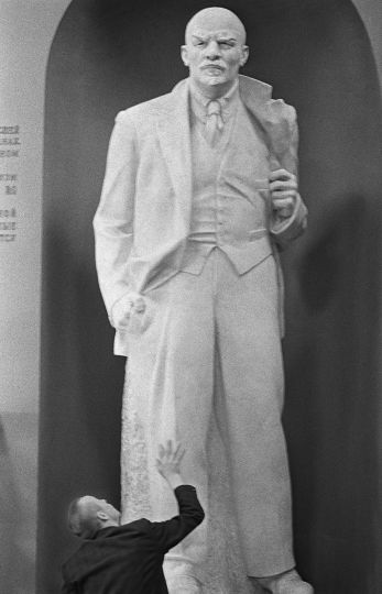 Lagrange's Streets © Vladimir Lagrange – Courtesy Lumiere Brothers Photography Center