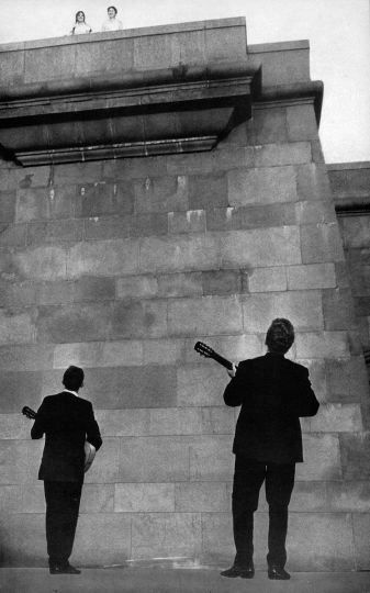Lagrange's Streets © Vladimir Lagrange – Courtesy Lumiere Brothers Photography Center