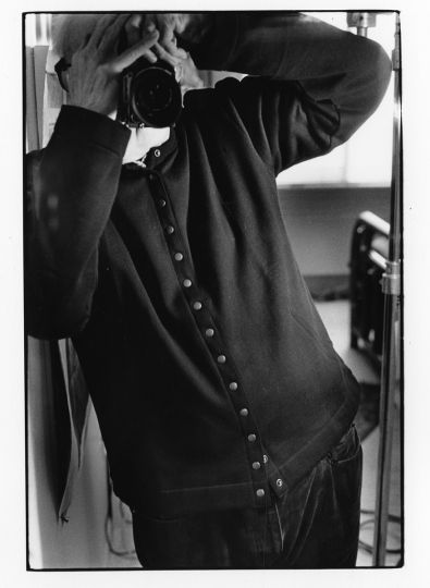 Mark Cohen Autoportrait, black cardigan, 2019 © Mark Cohen - Courtesy the artist, Bruce Silverstein Gallery, New York and ROSEGALLERY, Los Angeles.
