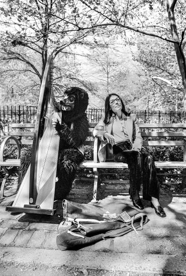 April 30th, 1977. Manhattan, New York City. Greek singer Nana Mouskouri in NYC. © Jean-Pierre Laffont – Courtesy Editions de La Martinière 2019.