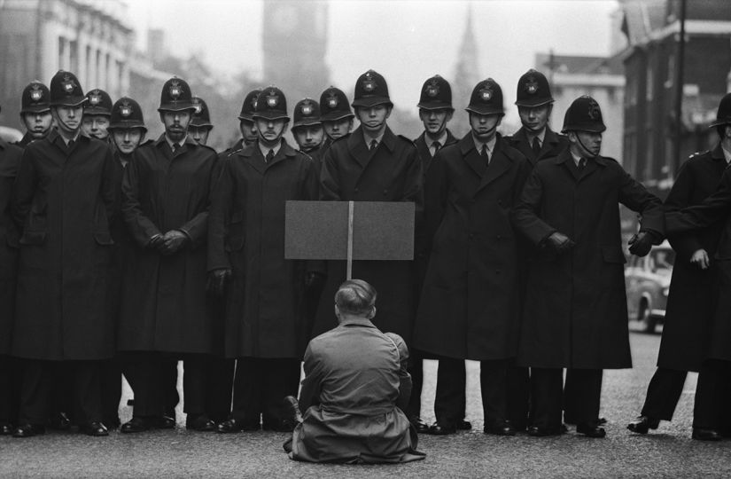 Protester, Cuban Missile Crisis, Whitehall, London, 1963 © Don McCullin, Courtesy Howard Greenberg Gallery / Contact Press Images