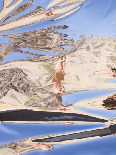 AD 7573 © Mona Kuhn
