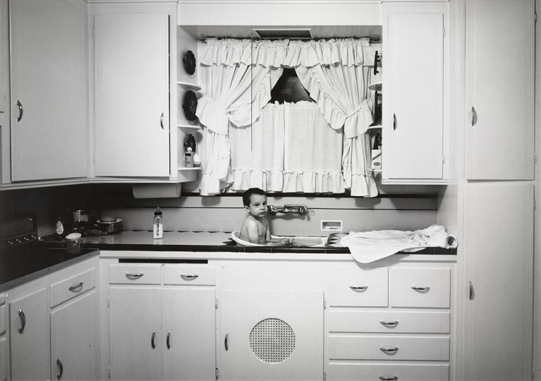 Chauncey Hare, Kitchen, Kensington, California, 1968, tirage argentique, MoMA