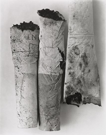 Irving Penn - Cigarette No. 52, New York, 1972 Platinum palladium print mounted to aluminum, print made 1974 © Irving Penn Foundation – Courtesy Galerie Thaddaeus Ropac, London · Paris · Salzburg