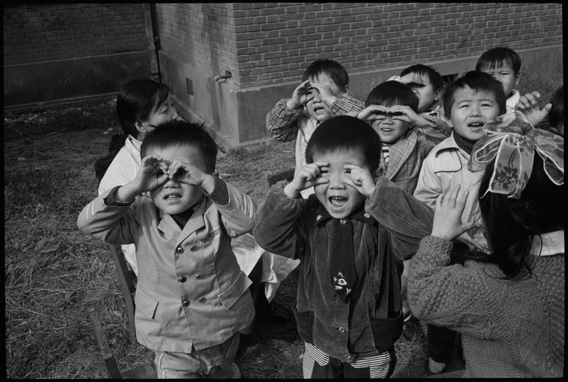 Day care center for   children at Silk Factory Number One Suzhou 1986 © Guy Le Querrec / Magnum Photos