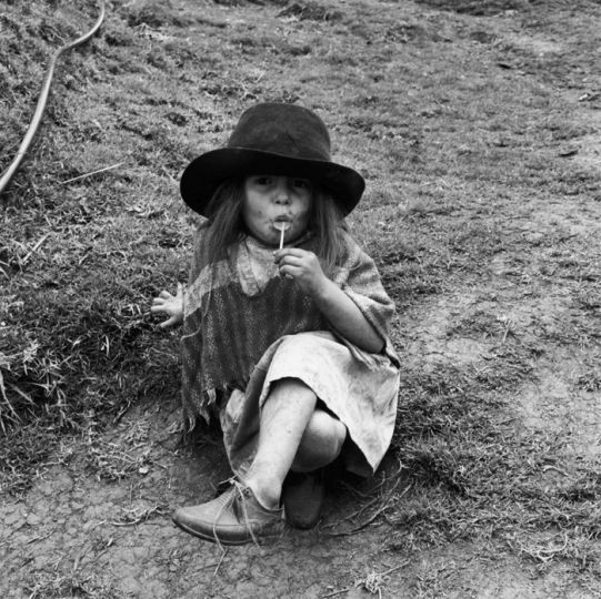 The Lollipop Girl in Colombia 1965 - Paul Almasy © ]AKG-images Berlin London Paris - Courtesy Kleinschmidt Fine Photographs Wiesbaden