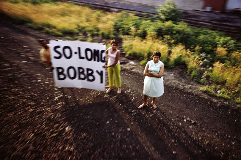 © Paul Fusco, RFK Funeral Train 1968 - Courtesy of Danziger Gallery