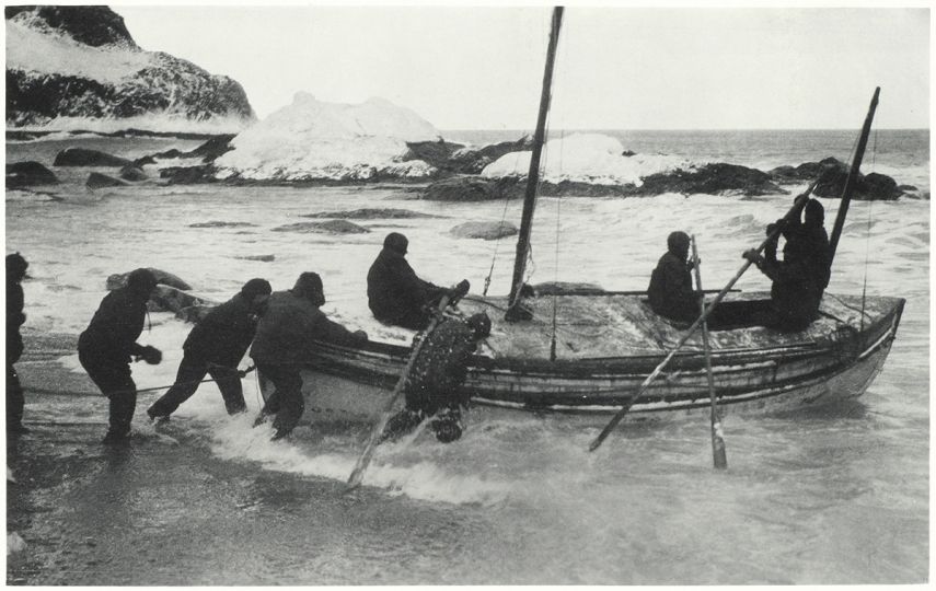 © Frank Hurley – Courtesy Bonhams