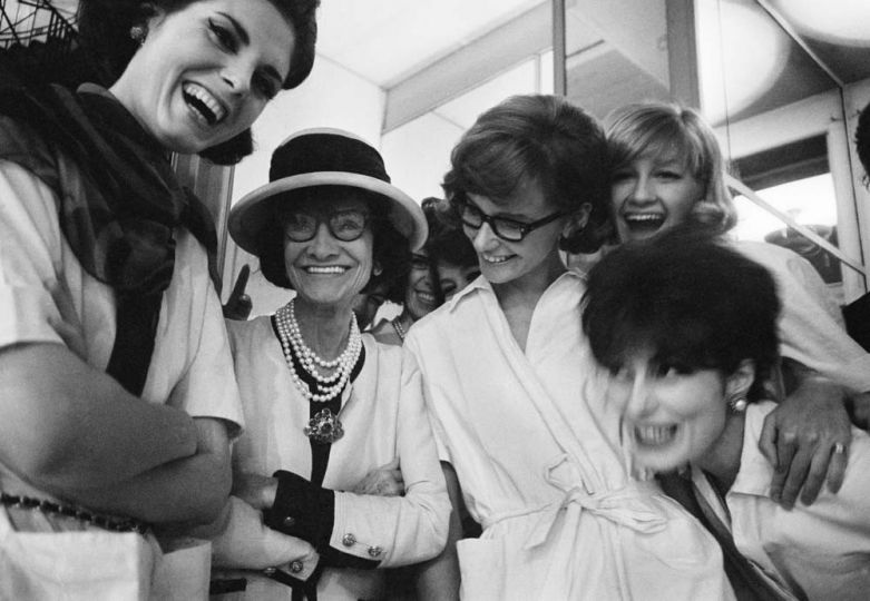 Coco-Chanel, roll 49, frame 35 © Douglas Kirkland – Courtesy Snap! Space
