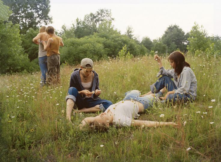 Justine Kurland, Daisy Chain, 2000; from Girl Pictures (Aperture, 2020) © Justine Kurland