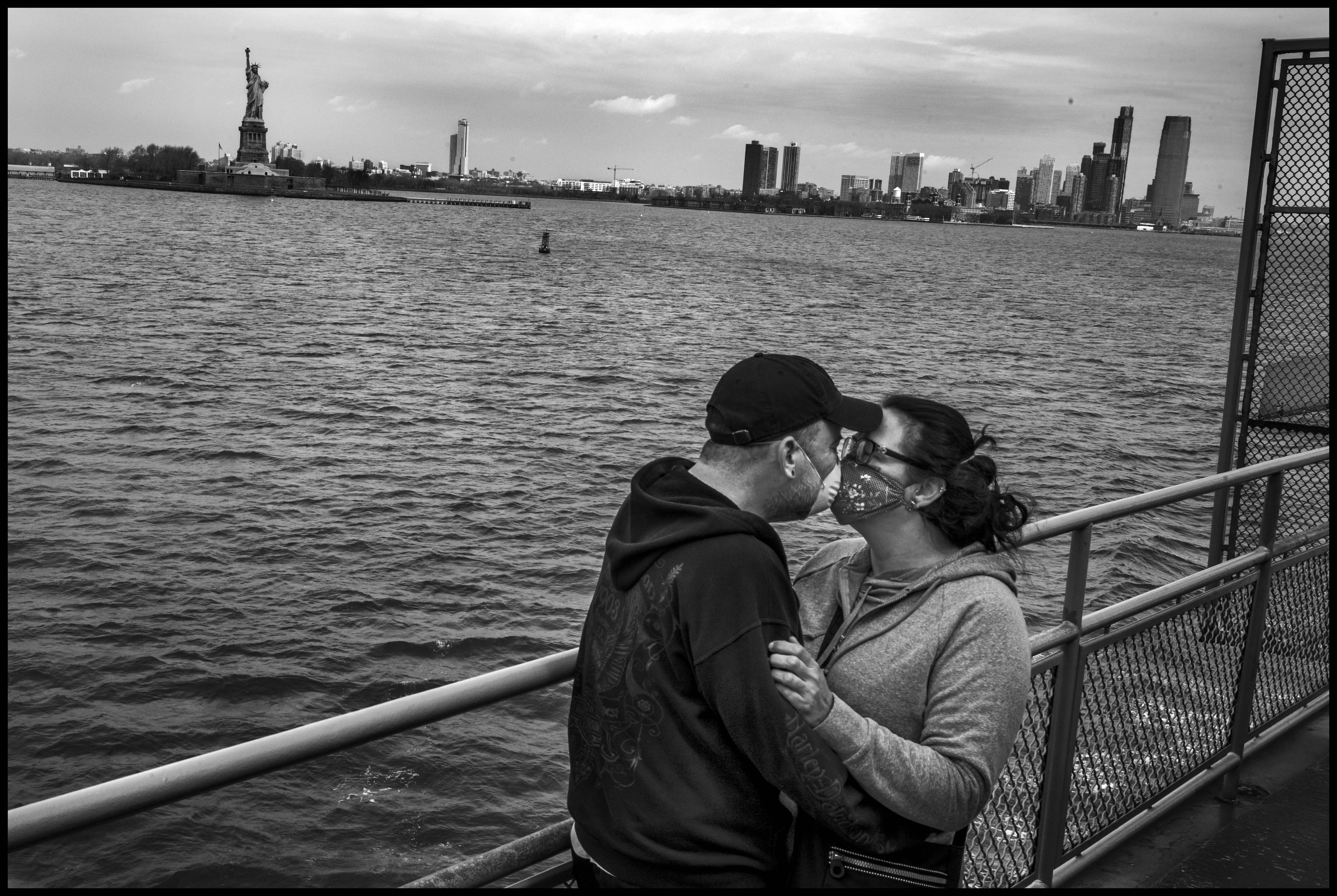 Best of May 2020 : Peter Turnley : The Human Face of Covid-19, New York ...
