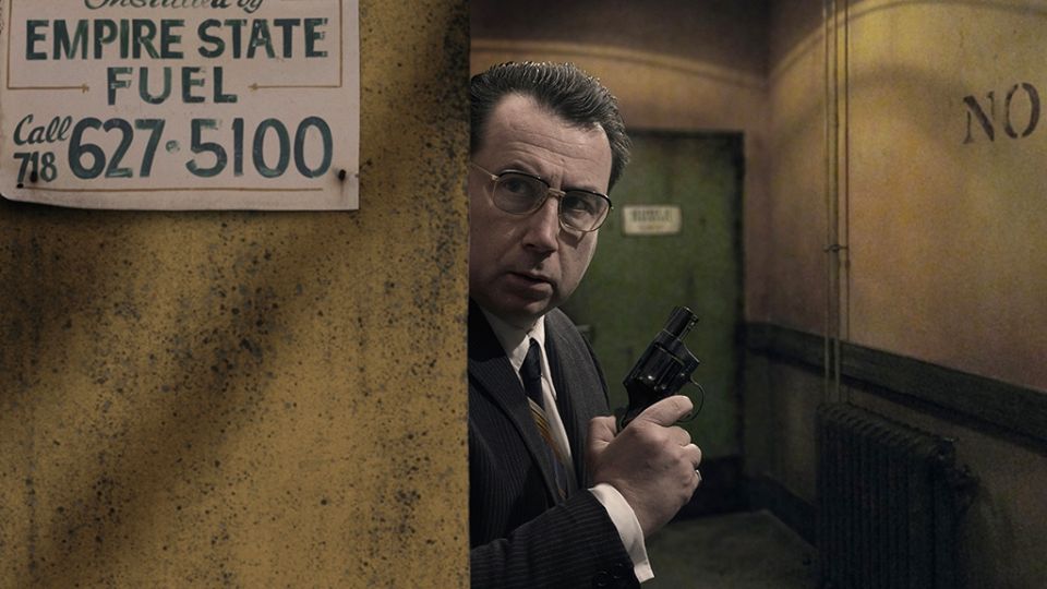 Voilà, deux mois de cavale se jouent sur les pas d'un homme qui avance. Je ne le vois pas, je ne sais pas qui il est, mais ce que je sais c'est que dans quelques secondes la rencontre va être fatale à l'un d'entre nous... / Well, two months on the run are playing in the footsteps of a man who is advancing. I don't see him, I don't know who he is, but what I do know is that in a few seconds the meeting will be fatal to one of us... © Blaise Arnold