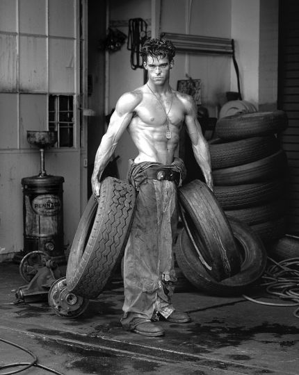 Herb Ritts - Fred with Tires, Hollywood, 1984 © Herb Ritts Foundation / Courtesy Staley-Wise Gallery, New York