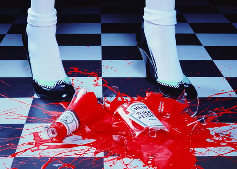 A DROP OF RED #2 © MILES ALDRIDGE – COURTESY THE AGENTS CLUB