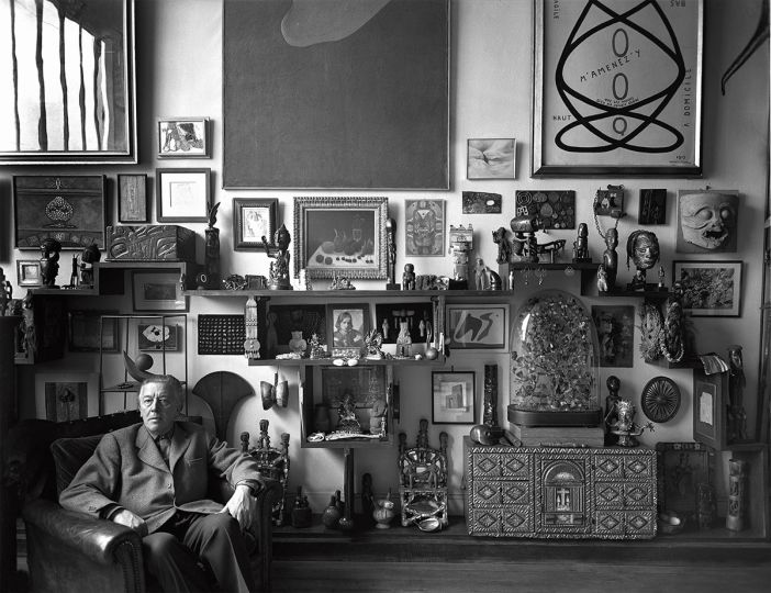 André Breton dans son atelier, 42 rue Fontaine, Paris 1956 © Sabine Weiss  – Courtesy of Le Kiosque