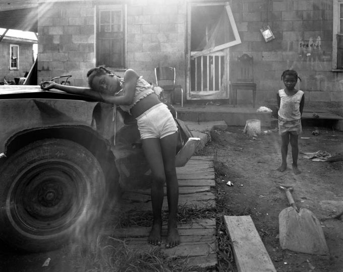 Walls, Mississippi - Flare, 1984 © Baldwin Lee – Courtesy Joseph Bellows Gallery