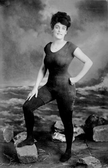 Annette Kellermann © ISHOF © Ghislaine Rayer & Patrice Gaulupeau – Courtesy BikiniARTmuseum