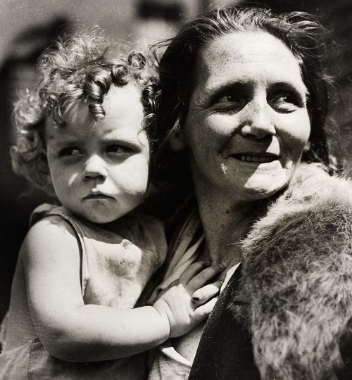 East End, London, UK, 1933 © Wolf Suschitzky – Courtesy FOTOHOF