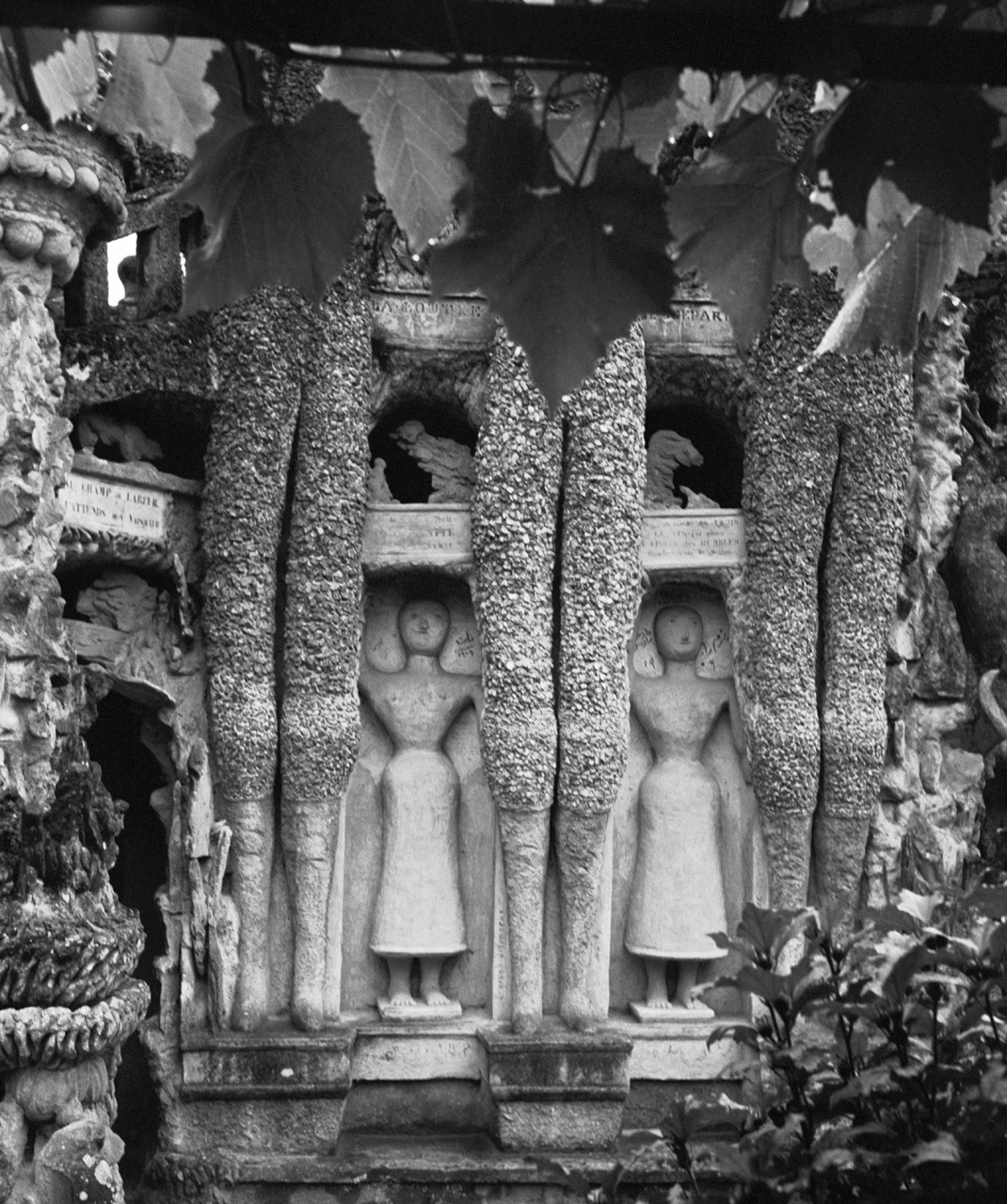 Palais Ideal Robert Doisneau Simone Fattal Chimerical Builders The Eye Of Photography Magazine