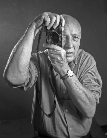 Autoportrait au Leica © 2004 Jürgen Schadeberg courtesy Bonne Espérance Gallery